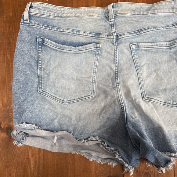 Lane Bryant Light Wash Distressed Denim Jean Shorts - Picture 7 of 8